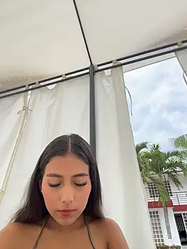 Valeria-escobar online show from February 5, 2026, 1:07 pm