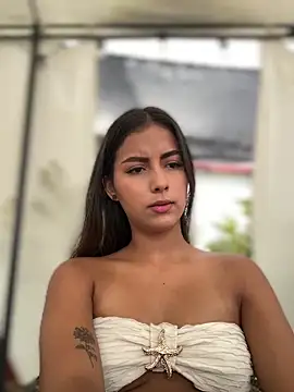 Snapshot of Valeria-escobar chatting on March 18, 2026, 2:19 pm Valeria-escobar online show from March 18, 2026, 2:19 pm