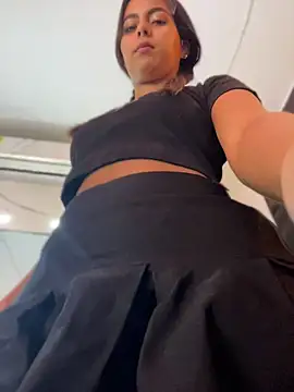 Valeria-escobar online show from April 25, 2026, 11:24 am