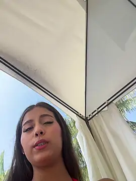 Snapshot of Valeria-escobar chatting on March 4, 2026, 1:41 pm Valeria-escobar online show from March 4, 2026, 1:41 pm