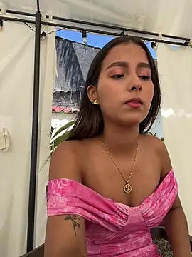 Snapshot of Valeria-escobar chatting on December 22, 2025, 1:33 pm Valeria-escobar online show from December 22, 2025, 1:33 pm