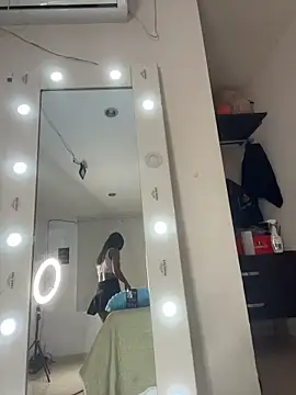 Snapshot of Valeria-escobar chatting on April 4, 2026, 1:39 pm Valeria-escobar online show from April 4, 2026, 1:39 pm