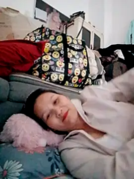 Snapshot of Cako-naka chatting on December 17, 2025, 7:13 am Cako-naka online show from December 17, 2025, 7:13 am