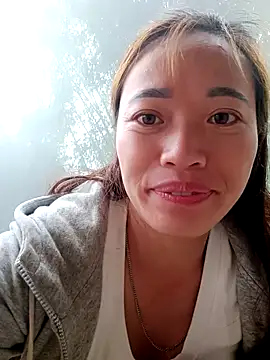 little-effy online show from May 10, 2026, 1:31 am