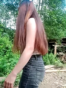 little-effy online show from May 20, 2026, 10:12 am