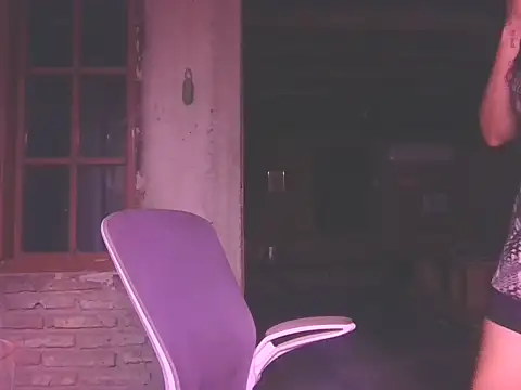 Snapshot of DommeVioleta chatting on April 3, 2026, 5:14 am DommeVioleta online show from April 3, 2026, 5:14 am