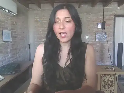 Snapshot of DommeVioleta chatting on May 14, 2026, 7:44 pm DommeVioleta online show from May 14, 2026, 7:44 pm