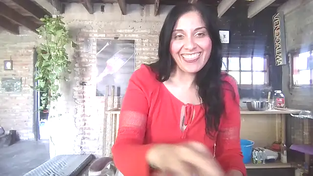 Snapshot of DommeVioleta chatting on April 3, 2026, 10:05 pm DommeVioleta online show from April 3, 2026, 10:05 pm