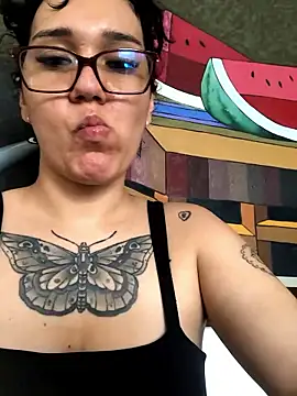 Snapshot of Darele_ chatting on January 13, 2026, 3:05 pm Darele online show from January 13, 2026, 3:05 pm