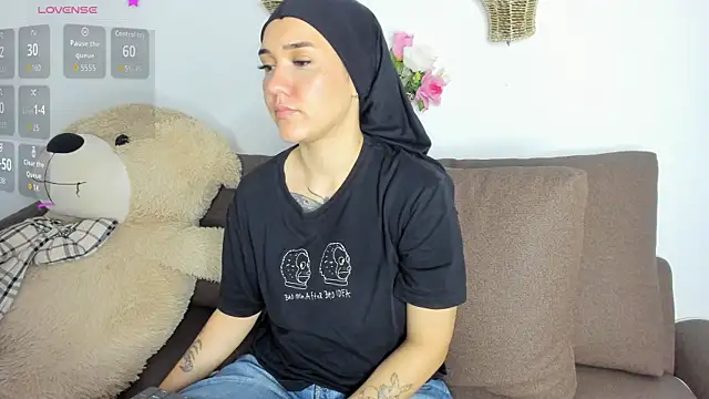 Snapshot of Darele_ chatting on December 19, 2025, 1:46 pm Darele online show from December 19, 2025, 1:46 pm