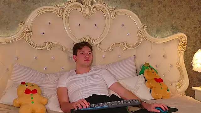 Snapshot of JamesRaww chatting on January 6, 2026, 4:44 pm JamesRaww online show from January 6, 2026, 4:44 pm