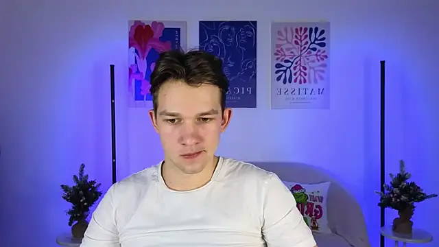 Snapshot of JamesRaww chatting on December 20, 2025, 8:55 pm JamesRaww online show from December 20, 2025, 8:55 pm