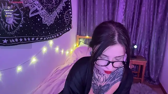 yasmin bratz online show from December 20, 2025, 9:06 pm