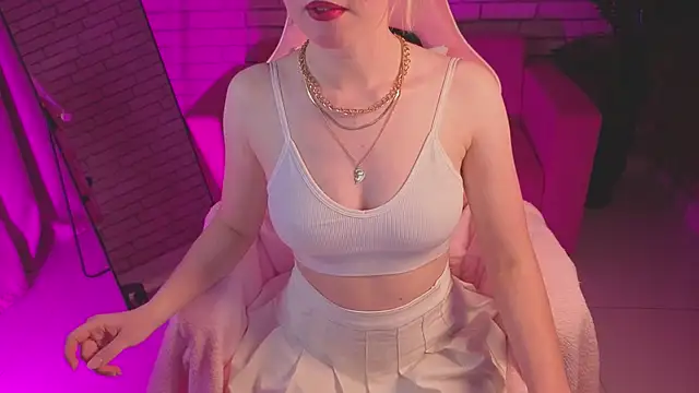 NoraCollins online show from January 6, 2026, 8:51 am