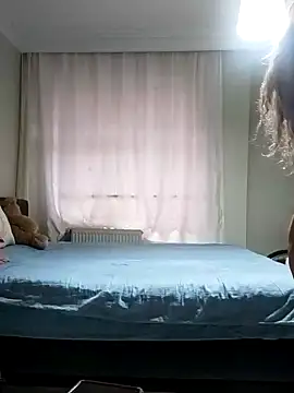 Snapshot of NovaMia chatting on December 15, 2025, 7:14 am NovaMia online show from December 15, 2025, 7:14 am