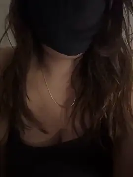 butterflyslay online show from December 15, 2025, 7:47 am