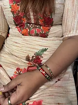 butterflyslay online show from February 9, 2026, 2:20 am