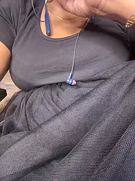 Snapshot of butterflyslay chatting on March 10, 2026, 2:32 pm butterflyslay online show from March 10, 2026, 2:32 pm