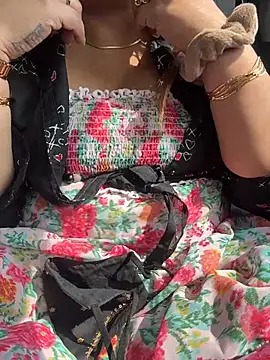 Snapshot of butterflyslay chatting on March 21, 2026, 8:41 am butterflyslay online show from March 21, 2026, 8:41 am