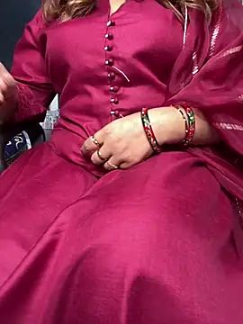 butterflyslay online show from February 4, 2026, 2:17 am