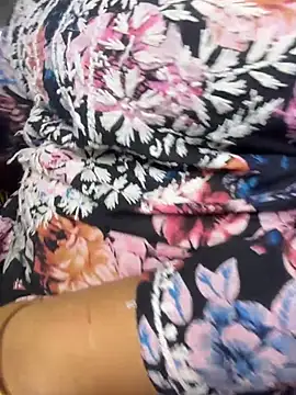 Snapshot of butterflyslay chatting on April 1, 2026, 4:59 pm butterflyslay online show from April 1, 2026, 4:59 pm