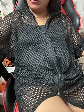 Snapshot of butterflyslay chatting on April 16, 2026, 12:44 am butterflyslay online show from April 16, 2026, 12:44 am