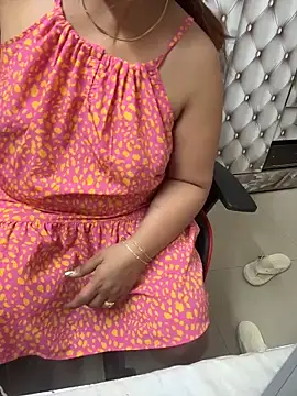 Snapshot of butterflyslay chatting on April 6, 2026, 6:47 am butterflyslay online show from April 6, 2026, 6:47 am