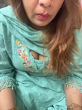 Snapshot of butterflyslay chatting on April 9, 2026, 5:53 am butterflyslay online show from April 9, 2026, 5:53 am