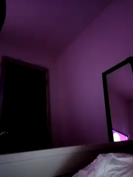 Snapshot of Olivassl22 chatting on February 19, 2026, 9:56 pm Olivassl22 online show from February 19, 2026, 9:56 pm