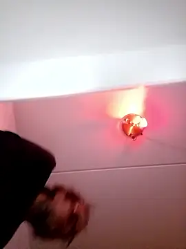 Snapshot of Olivassl22 chatting on February 5, 2026, 6:37 pm Olivassl22 online show from February 5, 2026, 6:37 pm