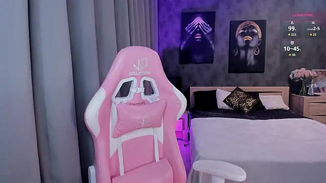 Snapshot of LanaMiracle chatting on February 8, 2026, 4:21 am LanaMiracle online show from February 8, 2026, 4:21 am