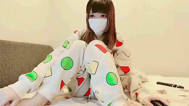 momo 2323 online show from January 12, 2026, 2:24 pm