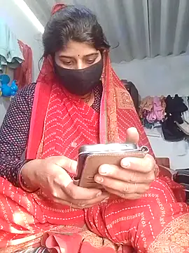 Snapshot of Aaisha_01 chatting on February 4, 2026, 5:35 am Aaisha 01 online show from February 4, 2026, 5:35 am