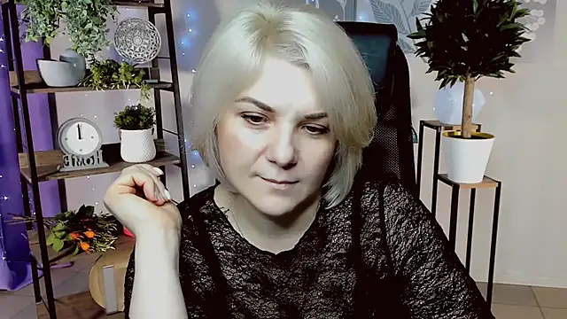 Snapshot of EvaEvals chatting on January 13, 2026, 7:34 am EvaEvals online show from January 13, 2026, 7:34 am