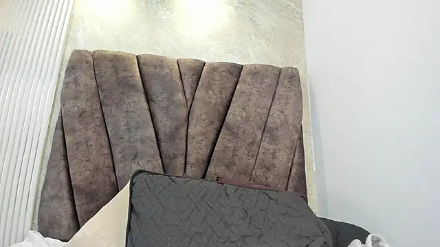  zoe boobs  online show from January 5, 2026, 5:27 pm