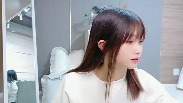 ayu-jpnk online show from December 14, 2025, 8:20 am