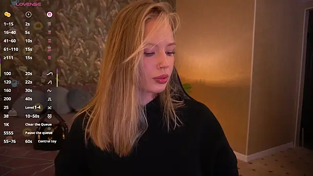 MollyyMayy online show from May 14, 2026, 1:24 am