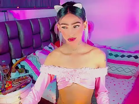 agathaferrer3 online show from February 18, 2026, 6:44 am