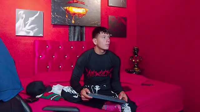 Snapshot of MagnusKnight_ chatting on January 12, 2026, 12:45 pm MagnusKnight online show from January 12, 2026, 12:45 pm