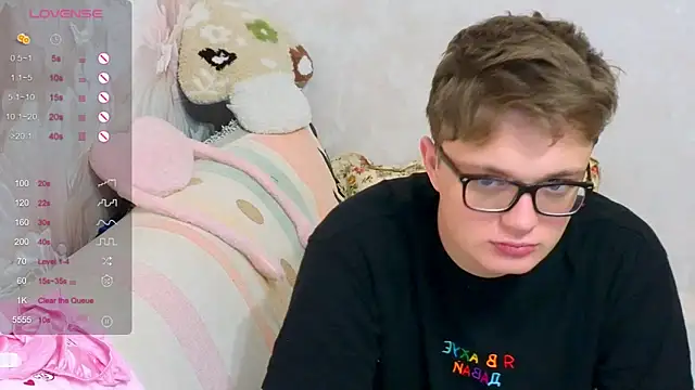 robertkingsize online show from December 15, 2025, 3:51 pm