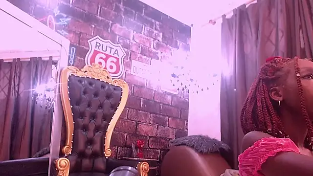 Snapshot of MilaHallu chatting on July 4, 2026, 12:32 pm MilaHallu online show from July 4, 2026, 12:32 pm