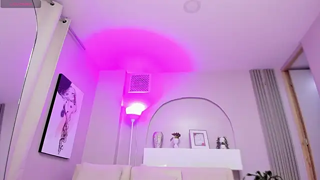 Snapshot of Sensual_shannell chatting on April 15, 2026, 3:01 am Sensual shannell online show from April 15, 2026, 3:01 am