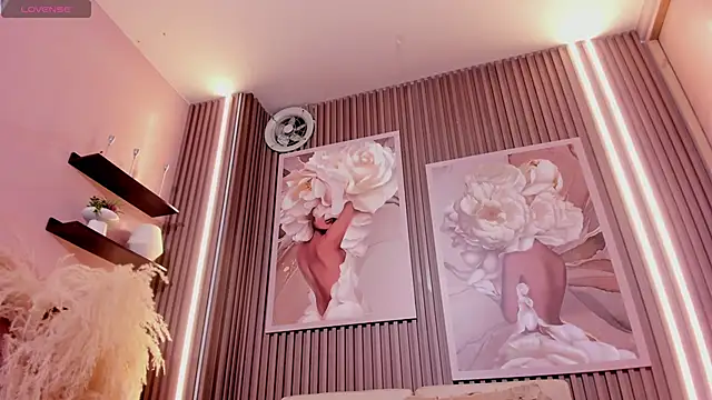 Snapshot of Sensual_shannell chatting on March 5, 2026, 2:08 am Sensual shannell online show from March 5, 2026, 2:08 am