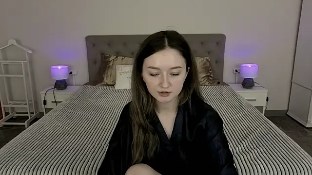 Snapshot of CyrenaLuxe chatting on March 30, 2026, 7:59 pm CyrenaLuxe online show from March 30, 2026, 7:59 pm