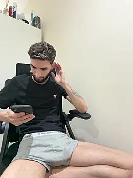 Juliann69Ramiro online show from February 26, 2026, 9:26 pm