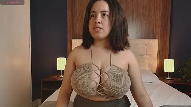 Missnia online show from May 4, 2026, 3:04 pm