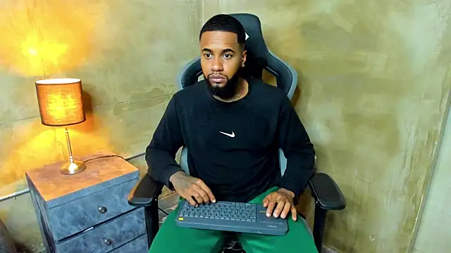 Snapshot of jay_jhonson01 chatting on December 20, 2025, 4:04 am jay jhonson01 online show from December 20, 2025, 4:04 am