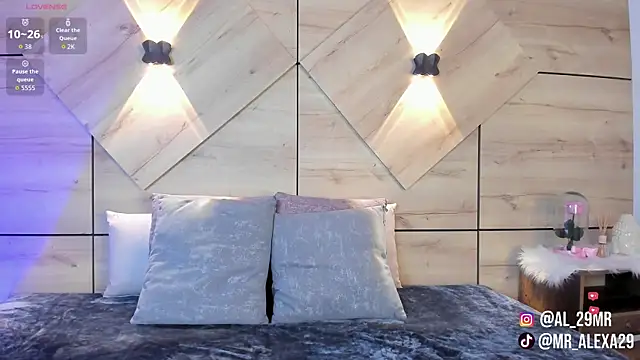 sussan fox  online show from February 17, 2026, 7:33 pm