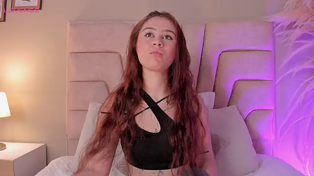 Amelia Saenz  online show from February 20, 2026, 7:38 pm