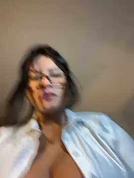 Snapshot of Lena-Williamss chatting on May 5, 2026, 11:13 am Lena-Williamss online show from May 5, 2026, 11:13 am